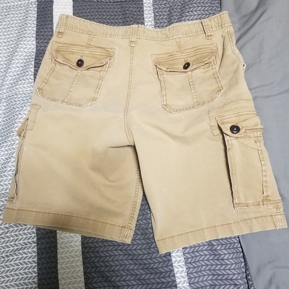 Men's Khaki Aeropostale Cargo Shorts - Picture 2 of 6